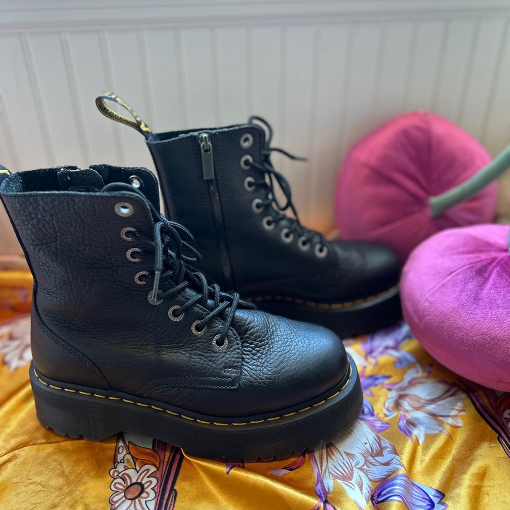 Black Leather Platform Docs - image 1